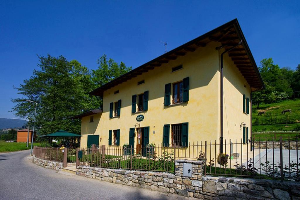 B&B La Casa Di Campagna Bergamo Bagian luar foto