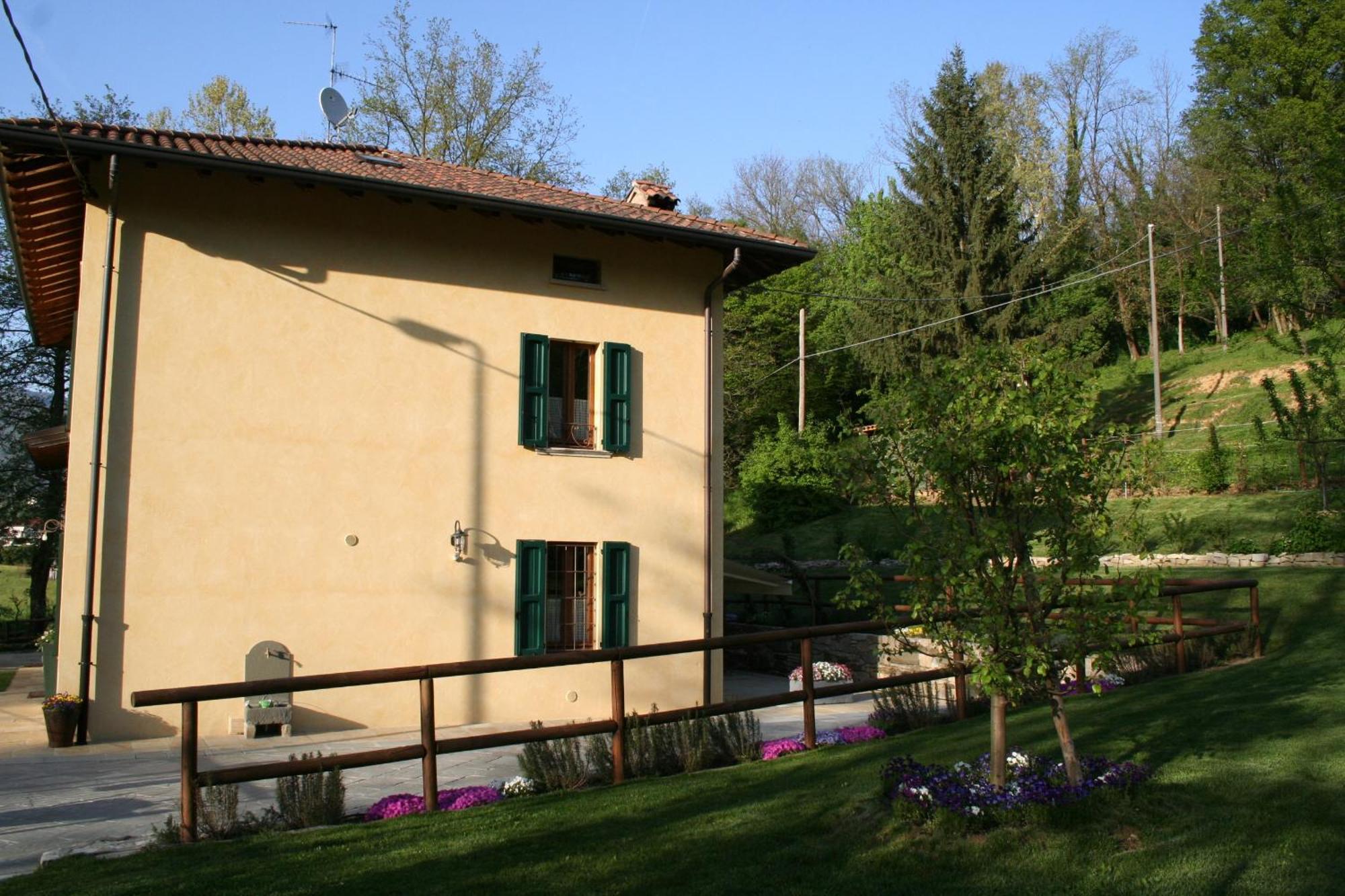 B&B La Casa Di Campagna Bergamo Bagian luar foto